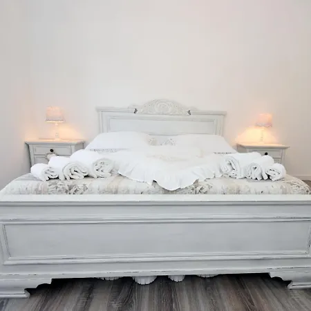 Shabby House Nonna Peppa Apartamento Campello sul Clitunno